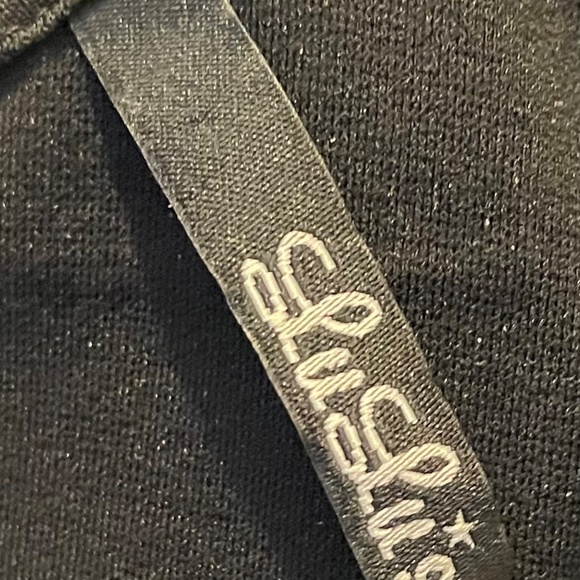 LULU’S - Picture 3 of 3